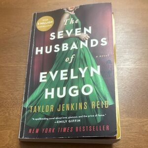 The Seven Husbands of Evelyn Hugo Book